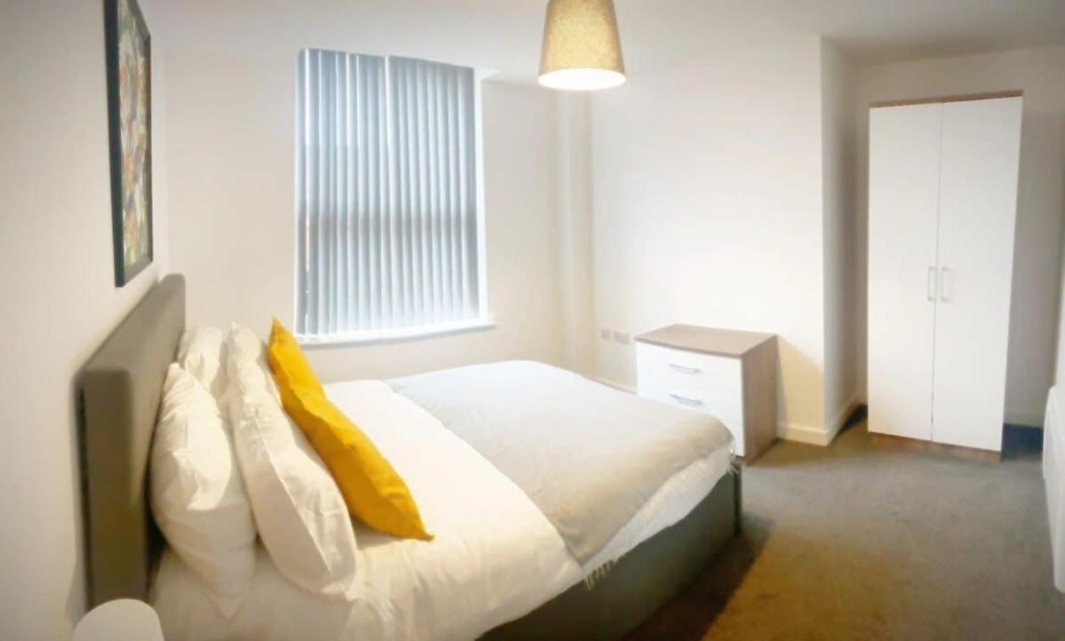 A Gorgeous 1 Bedroom With Parking In Preston Centre *