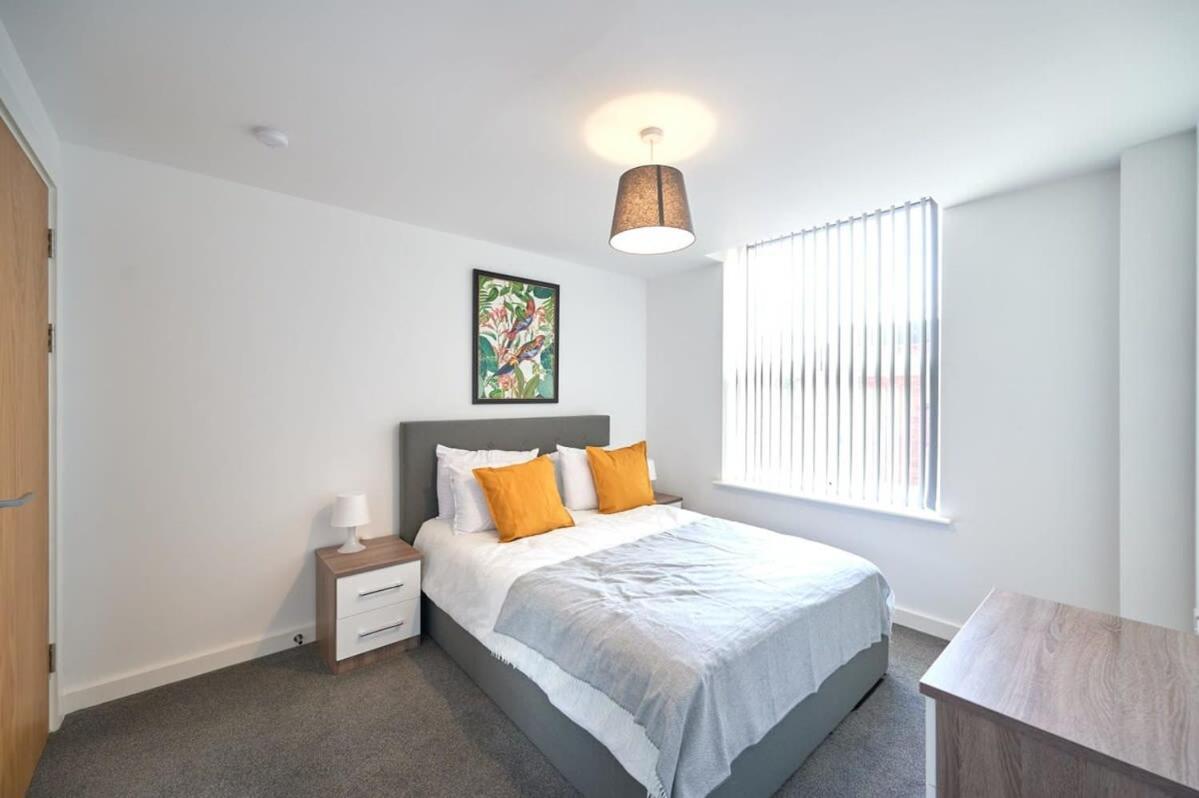 A Gorgeous 1 Bedroom With Parking In Preston Centre *
